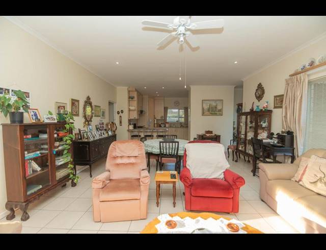 3 BEDROOM TOWNHOUSE FOR SALE IN LORRAINE
